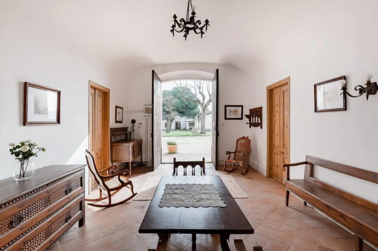 Can Rovira: Neoclassical Mansion Near Barcelona Alella Exterior photo