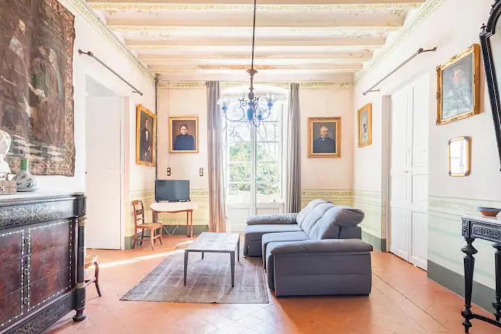 Can Rovira: Neoclassical Mansion Near Barcelona Alella Exterior photo