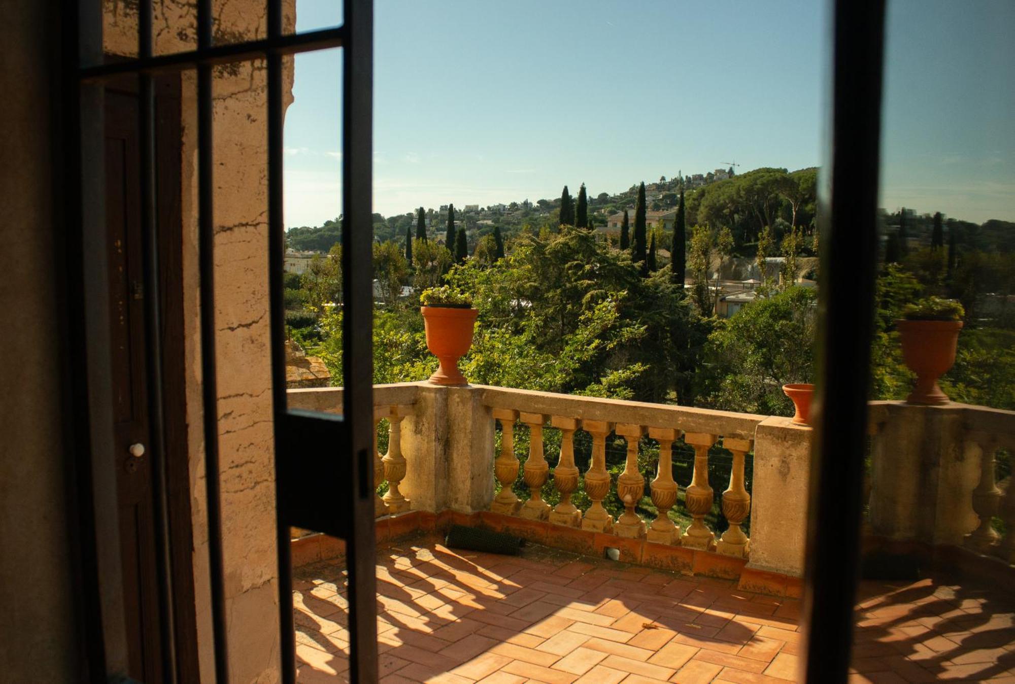 Can Rovira: Neoclassical Mansion Near Barcelona Alella Exterior photo