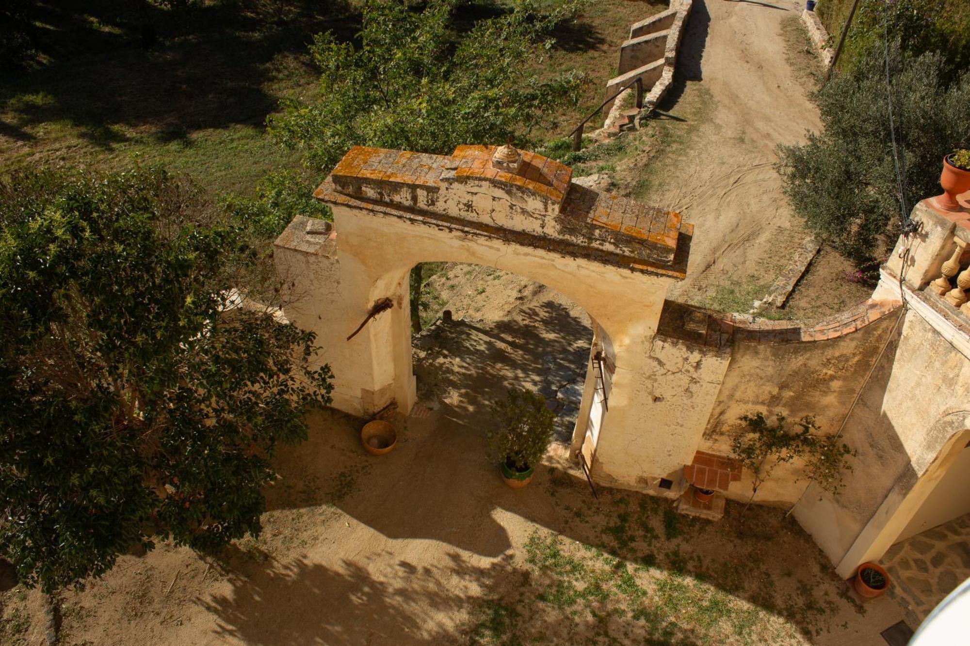 Can Rovira: Neoclassical Mansion Near Barcelona Alella Exterior photo